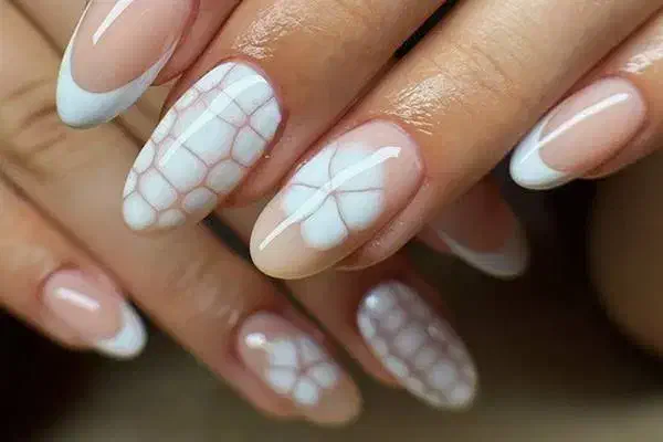 کاشت وژلیش ناخن با قیمت خیلی مناسب|خدمات آرایشگری و زیبایی|بروجرد, |دیوار