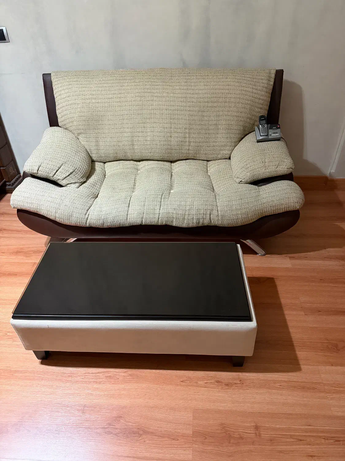 مبل دو نفره با میز جلویی|مبلمان خانگی و میز عسلی|تهران, زعفرانیه|دیوار