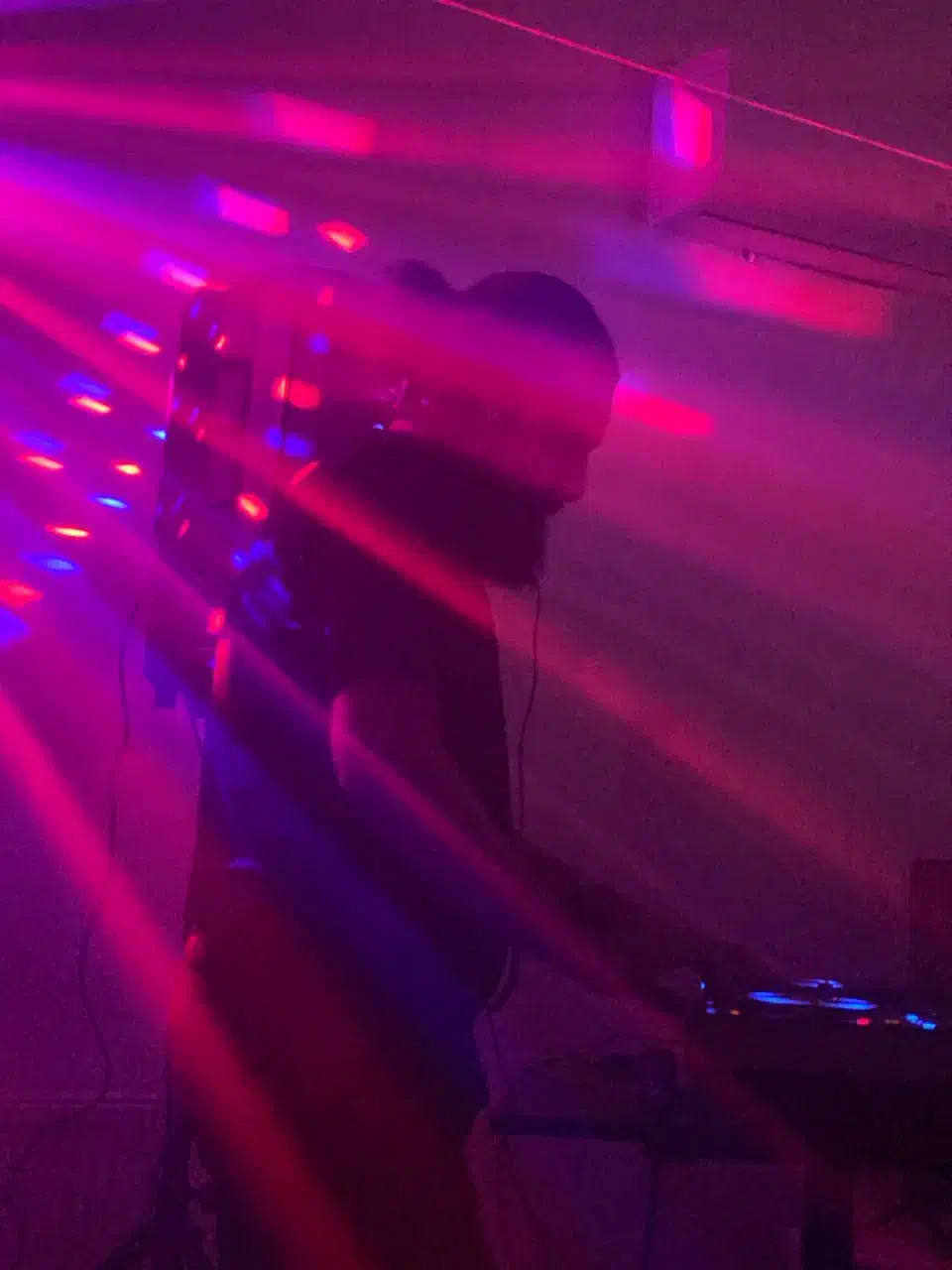 دیجی مهمونی dj با سابقه و قیمت پایین|خدمات پذیرایی، مراسم|تهران, درختی|دیوار