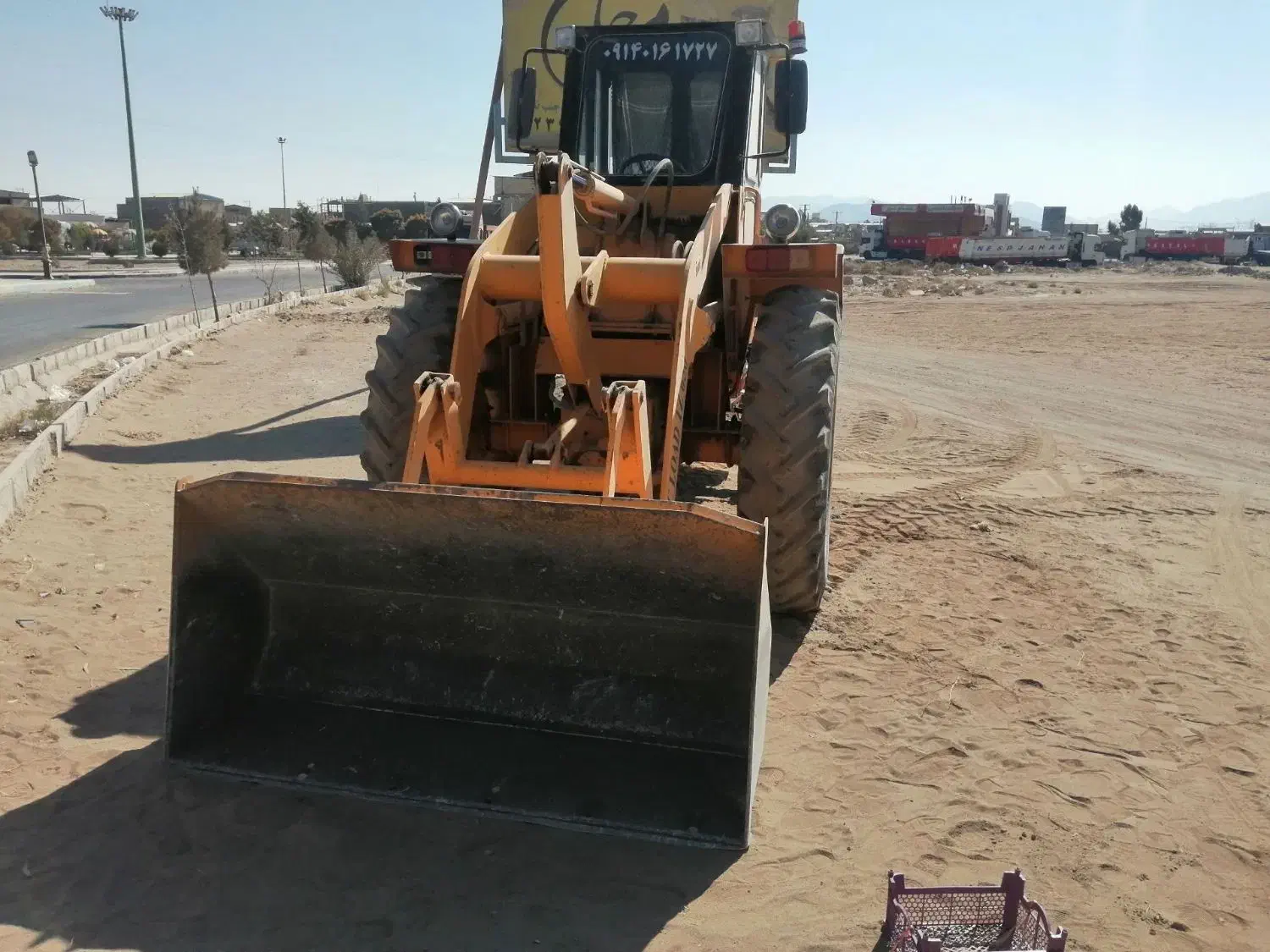 تراکتور رومانی بیل عقب لودری|خودرو سنگین|سیرجان, |دیوار