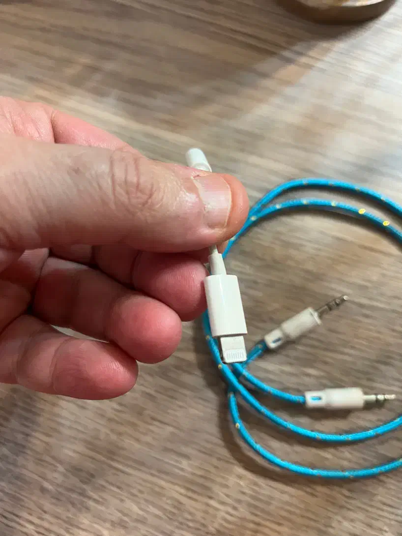 کابل aux و تبدیل aux  به لایتنینگ در حد|لوازم جانبی موبایل و تبلت|تهران, گیشا|دیوار