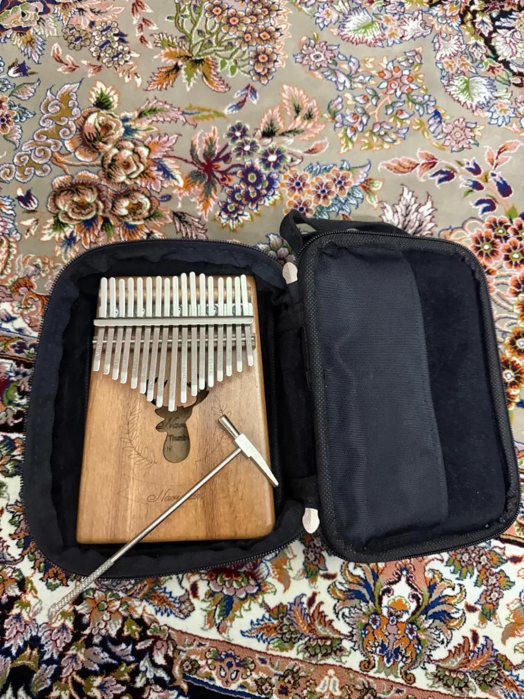 کالیمبا|سازهای سنتی|تهران, پرستار|دیوار