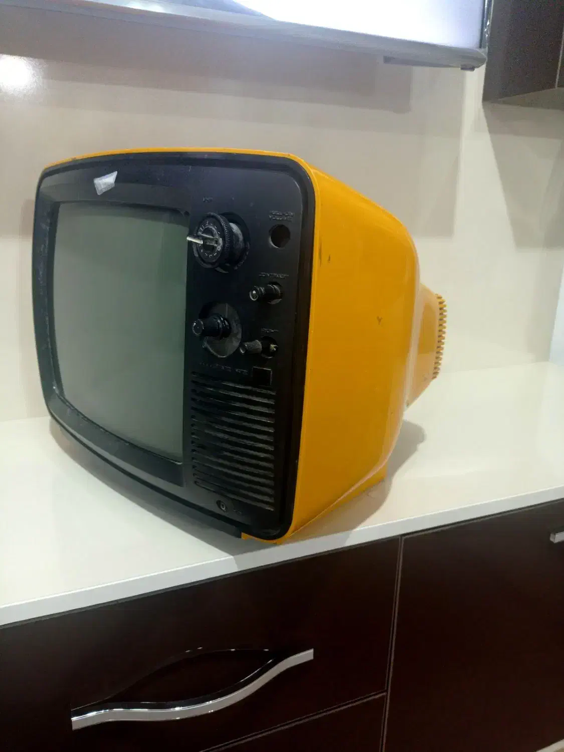 تلویزیون کلکسیونی قدیمی|کلکسیون اشیاء عتیقه|بوکان, |دیوار