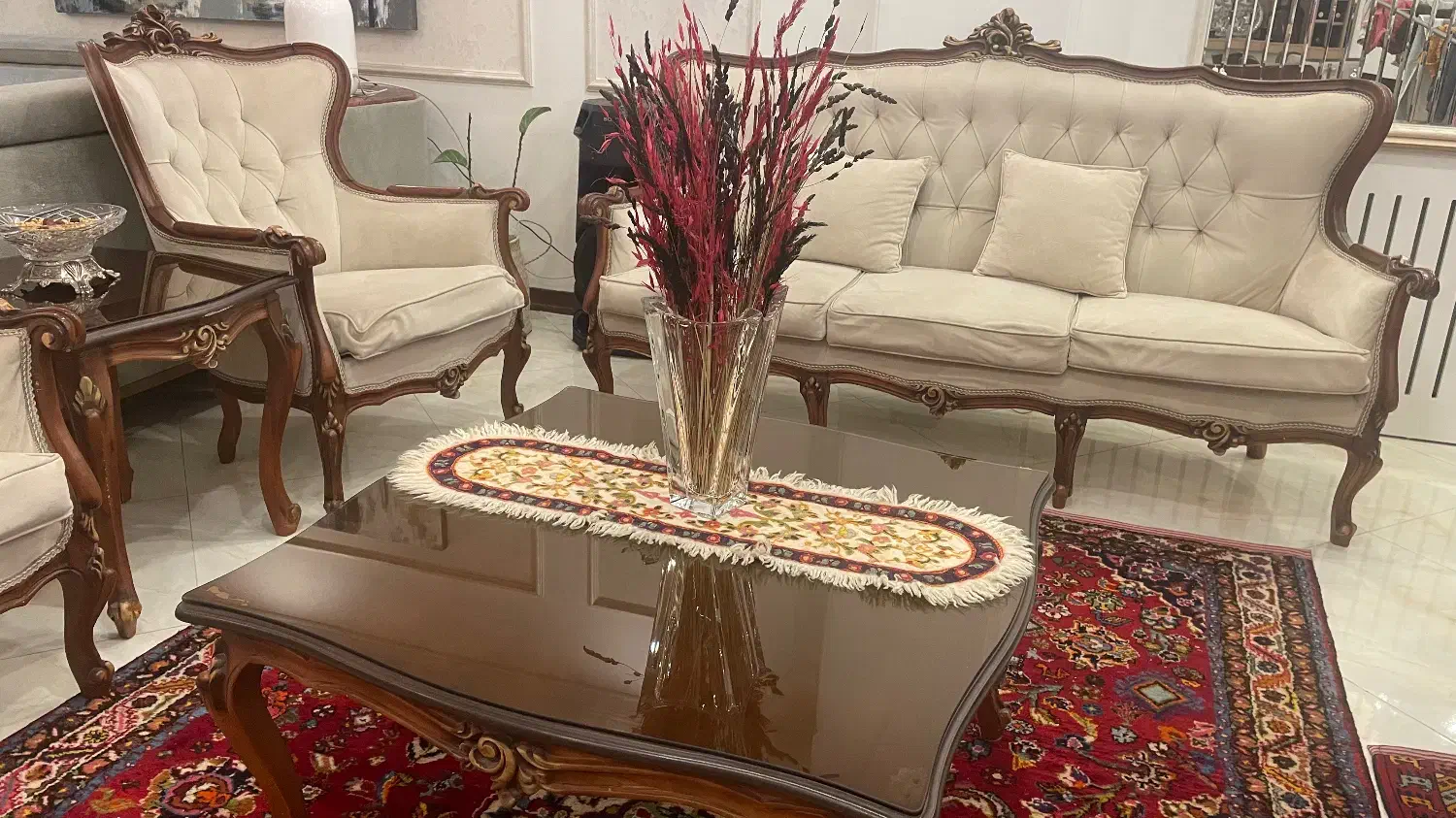 مبل سلطنتی ۷نفره|مبلمان خانگی و میز عسلی|تهران, شهرک گلها (تهرانسر)|دیوار