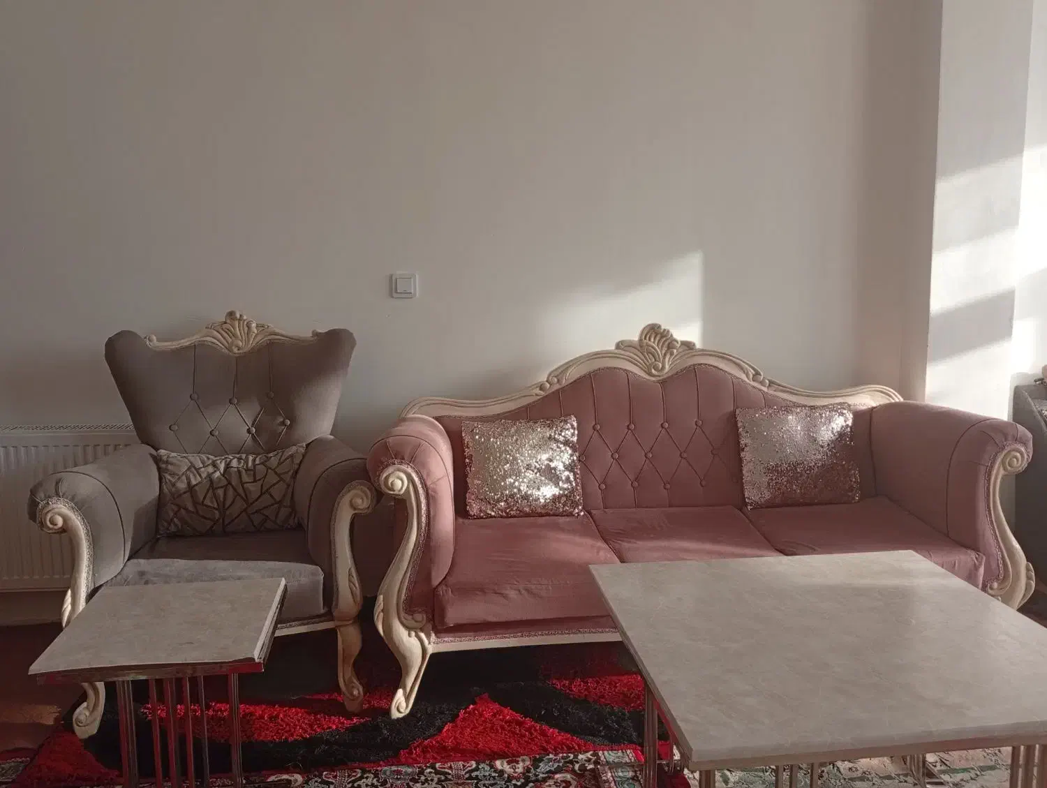 مبل هفت نفره در حد نو قیمت ۱۲ میلیون|مبلمان خانگی و میز عسلی|شاهین‌شهر, گرگاب|دیوار