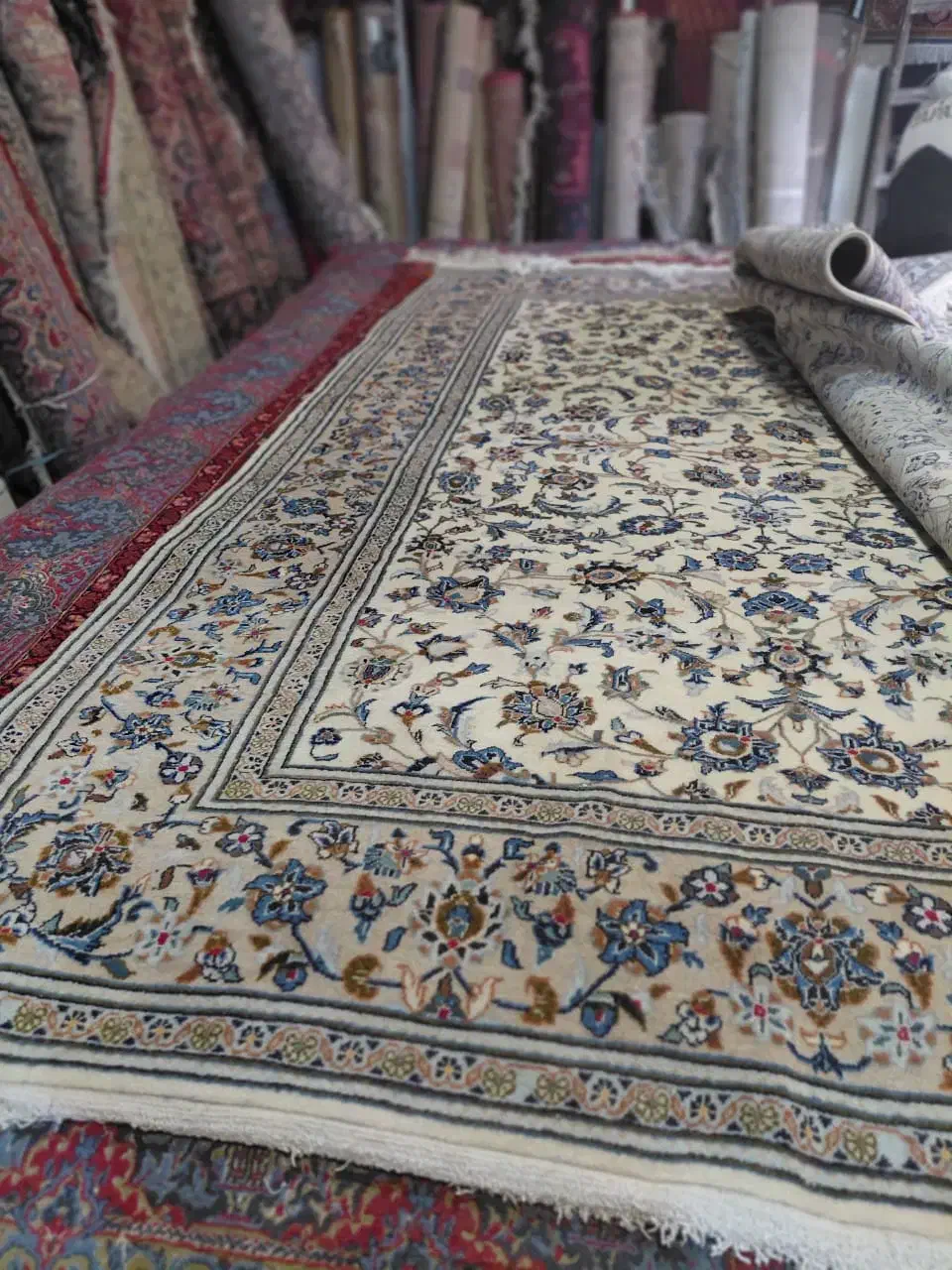 فرش افشان دستبافت|فرش|اصفهان, خرم|دیوار