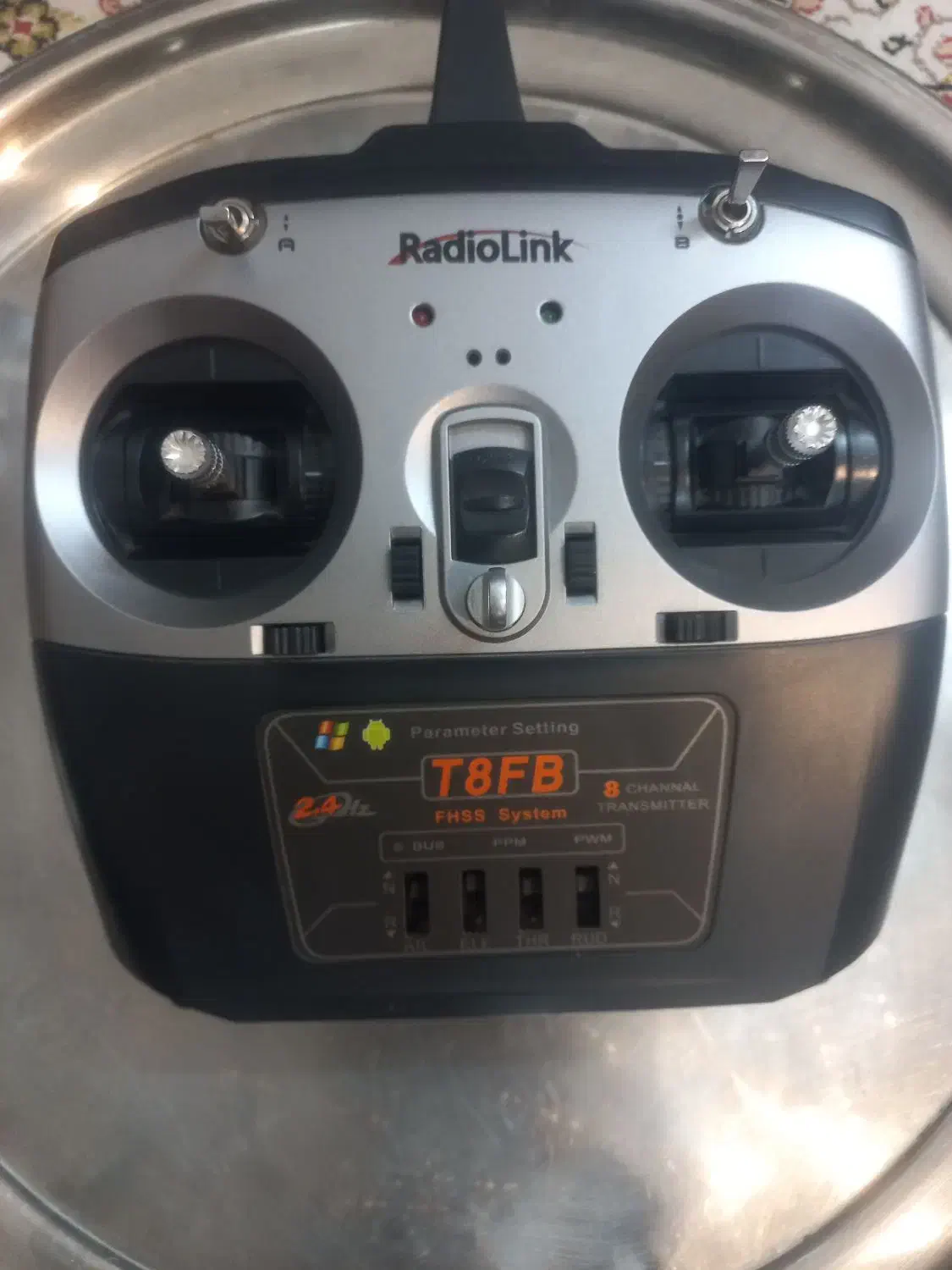 رادیو کنترل ۸ کاناله|کنسول، بازی ویدئویی و آنلاین|اصفهان, هفتون|دیوار