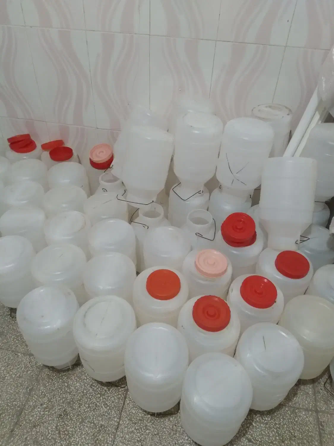 دبه ۶کیلوی|ظروف نگهدارنده، پلاستیکی، یک‌بارمصرف|سبزوار, مدرس|دیوار