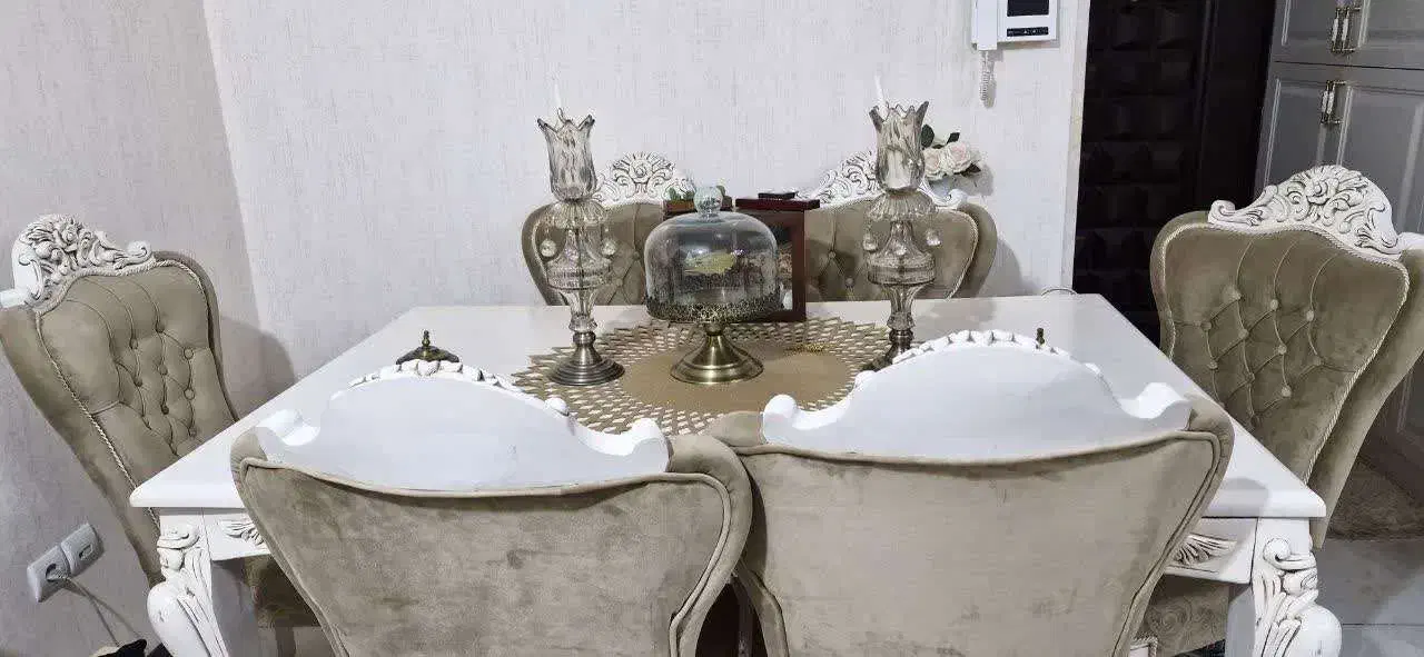 یک دست مبل هفت نفره به همراه میز ناهار خوری|مبلمان خانگی و میز عسلی|کرج, شهرک یاس شمالی|دیوار