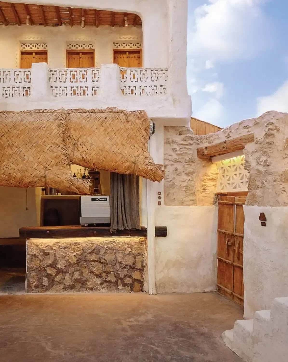 استخدام باریستا و آشپز کافه|استخدام خدمات فروشگاه و رستوران|قشم, |دیوار