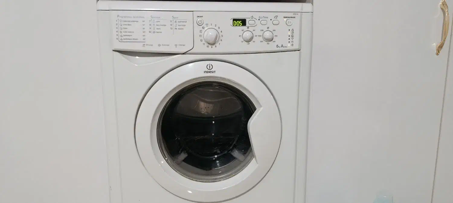 ماشین لباسشویی ایندوزیت ایتالیا ۶کیلویی اتومات|ماشین لباسشویی و خشککن لباس|مشهد, کوی المهدی|دیوار