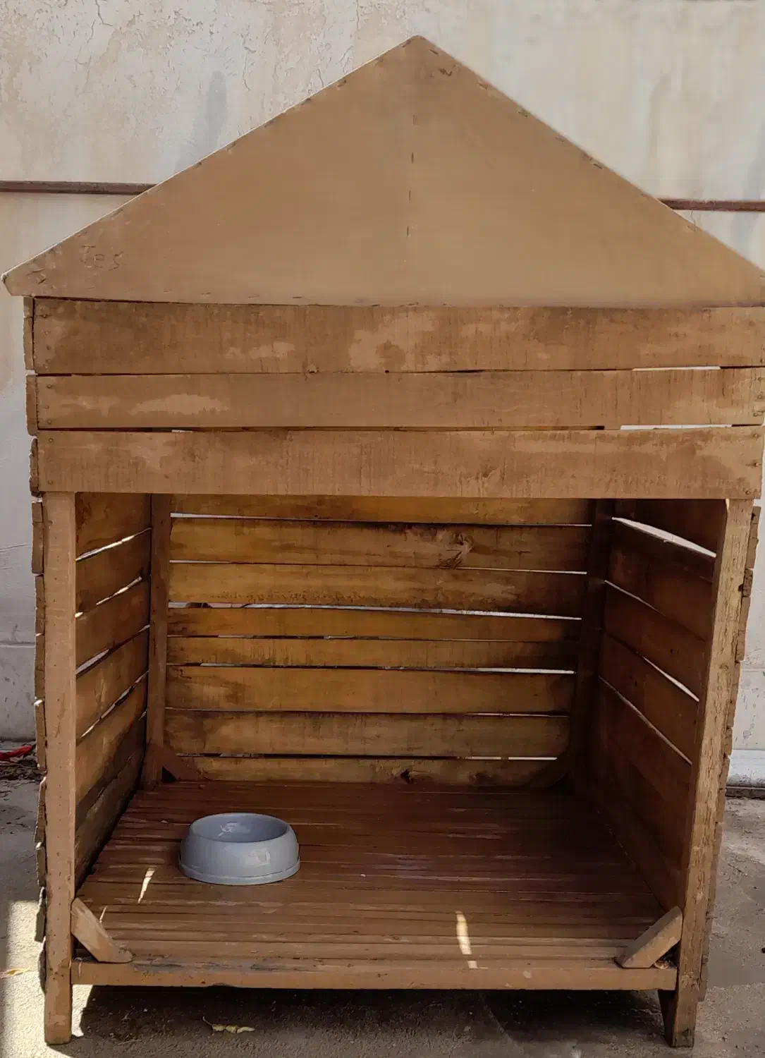 خانه بزرگ سگ|لوازم جانبی حیوانات|بجنورد, |دیوار