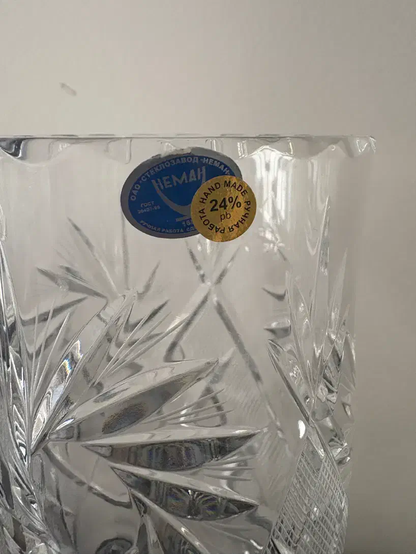 گلدان کریستال|کلکسیون اشیاء عتیقه|تهران, نیروی هوایی (پیروزی)|دیوار