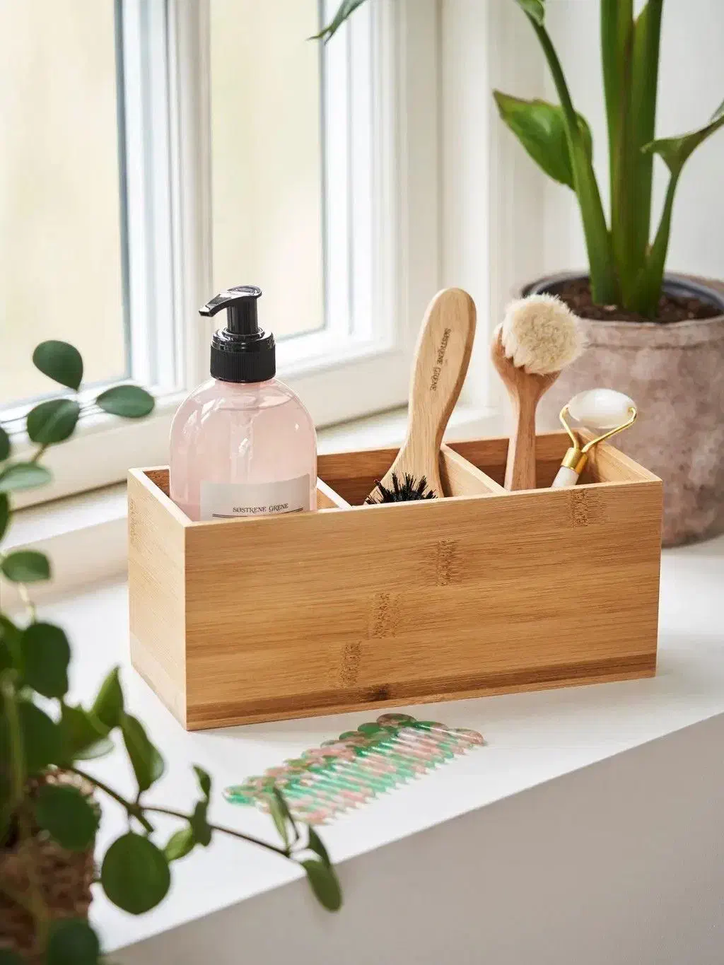 ساخت انواع اکسسوری و وسایل چوبی منزل|کتابخانه، شلف، قفسه‌های دیواری|کیش, |دیوار