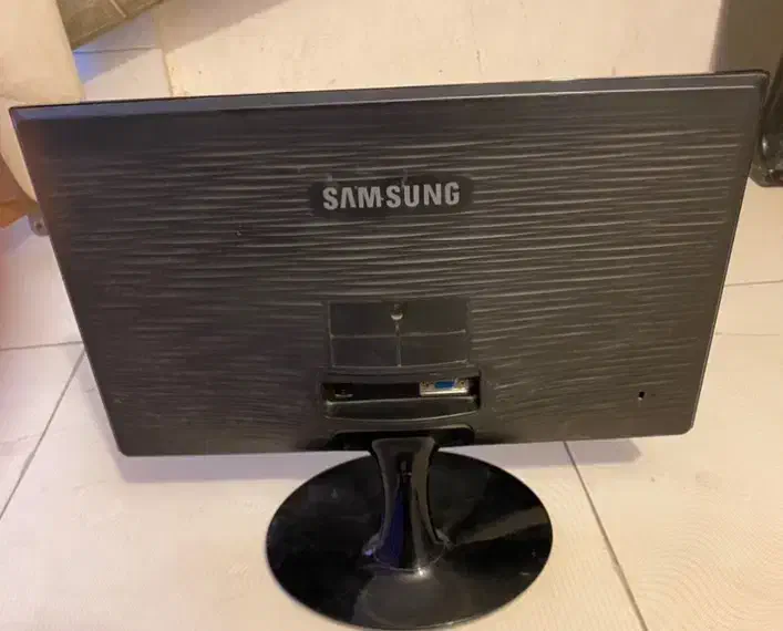 LCD سامسونگ|قطعات و لوازم جانبی رایانه|مشکیندشت, |دیوار