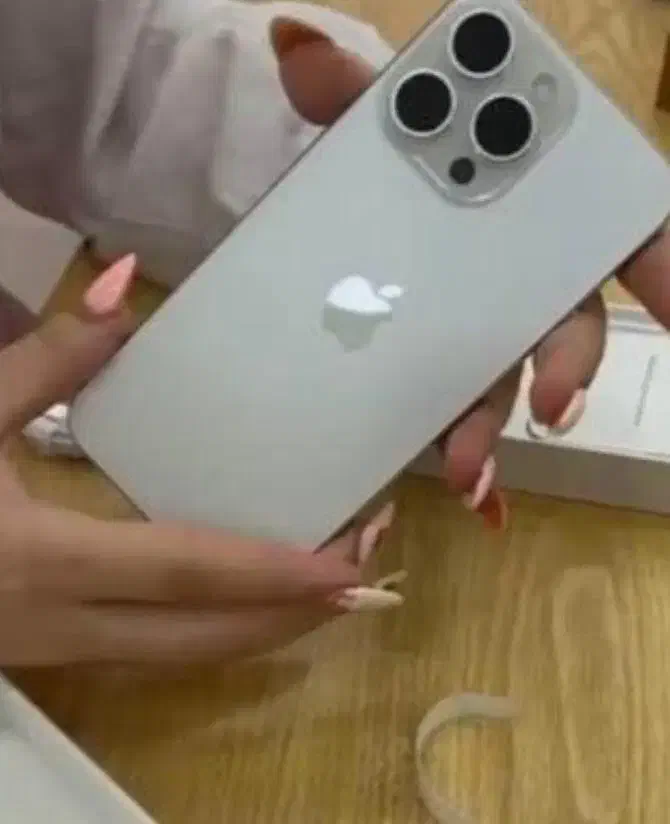 آیفون ۱۵ پرومکس سفید|موبایل|بوشهر, |دیوار