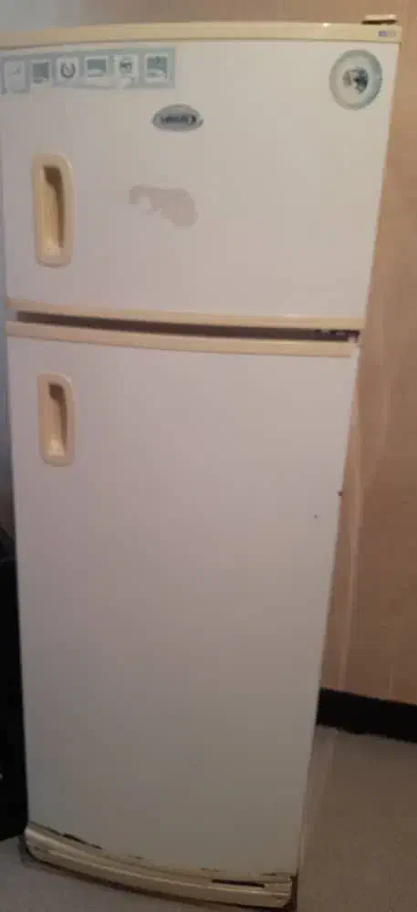 فروش یخچال|یخچال و فریزر|فولادشهر, B4|دیوار