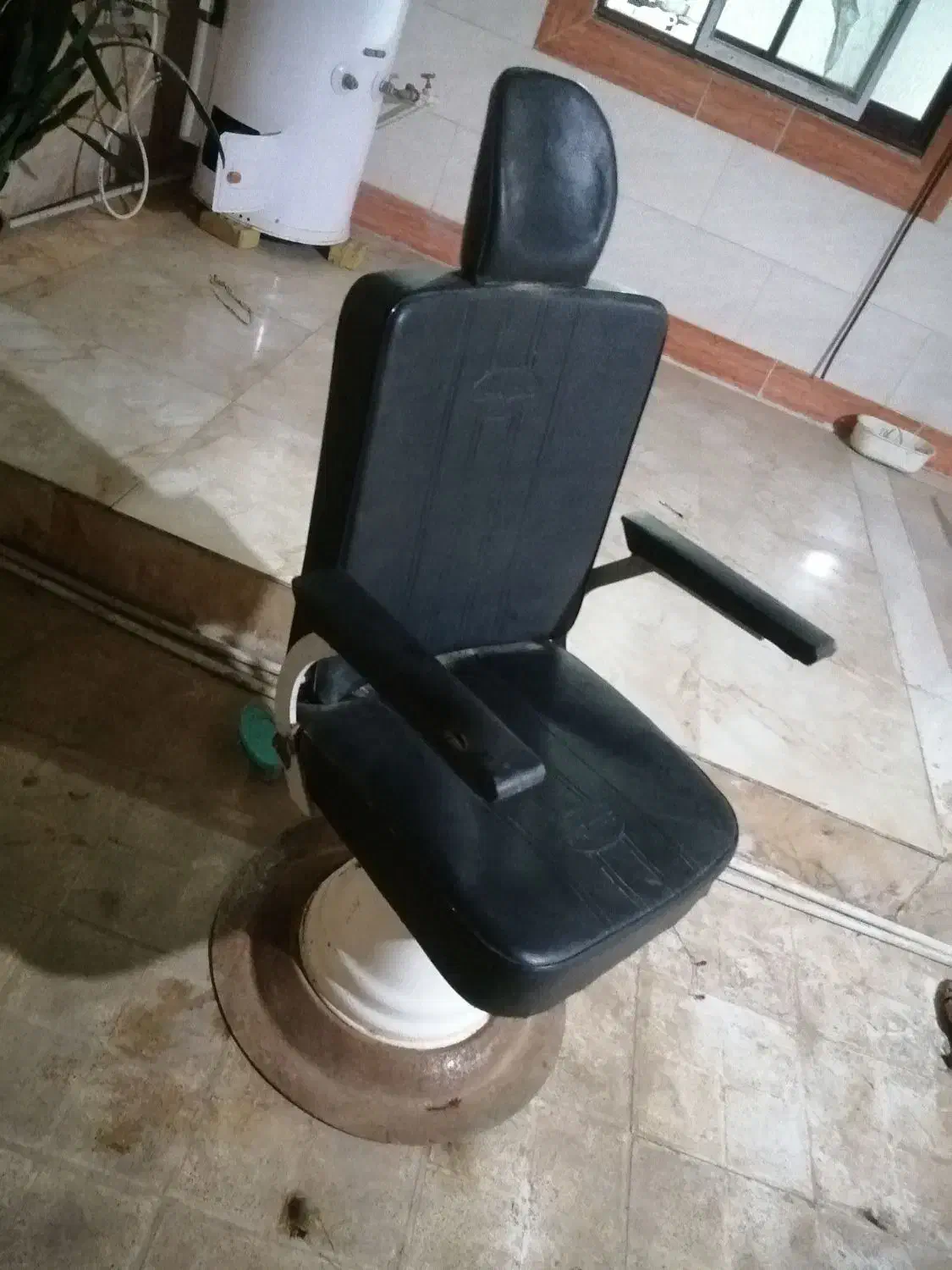 صندلی ارایشگاه|آرایشگاه و سالن‌های زیبایی|سرخنکلاته, |دیوار