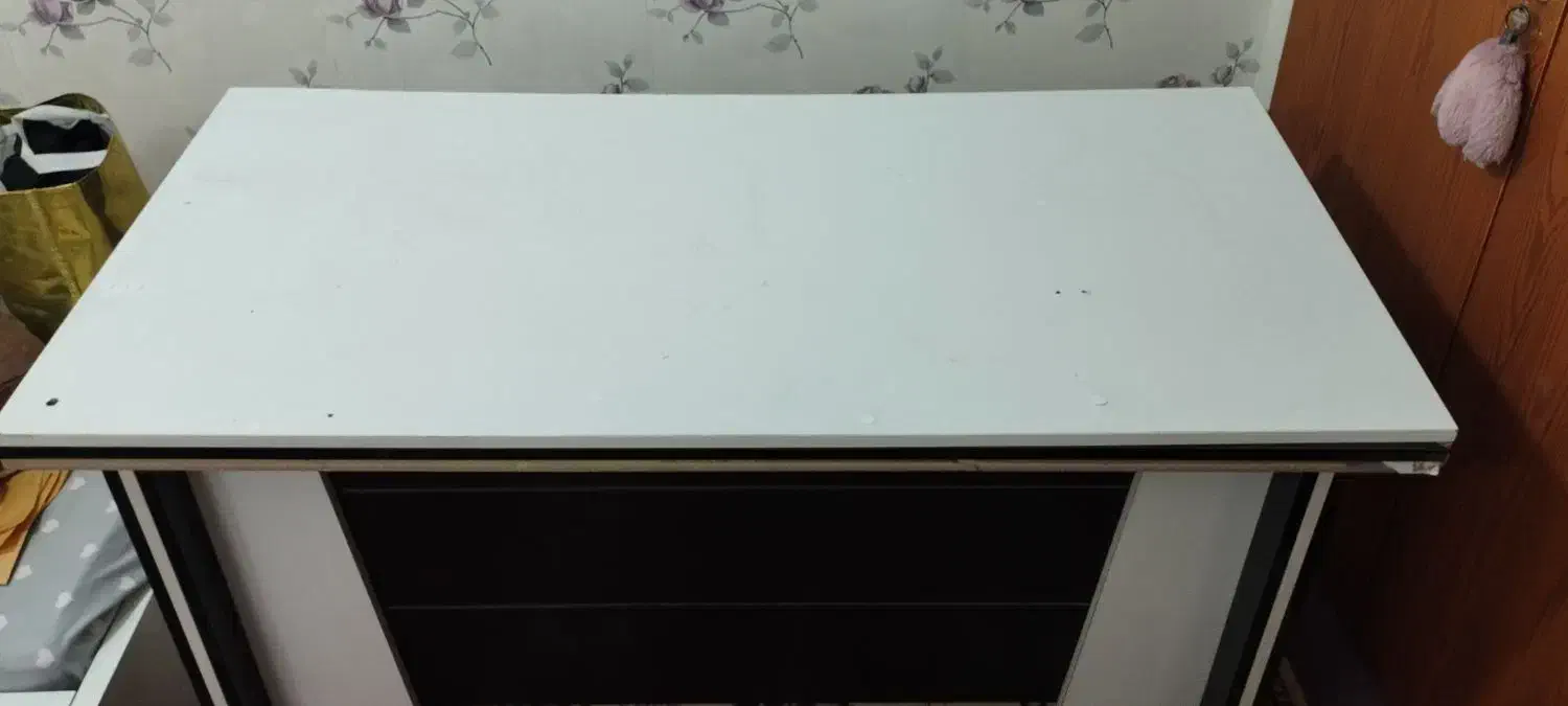 میز تحریر ،میز برش|میز تحریر و کامپیوتر|ری, شهادت|دیوار