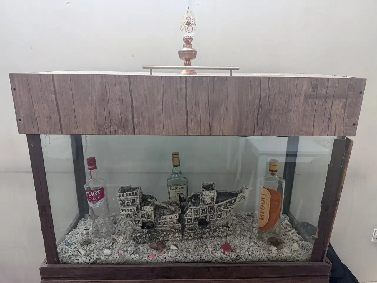 آکواریوم ۱۰۰ سانت با کمد چوبی ام دی اف|ماهی|شیراز, معالیآباد|دیوار