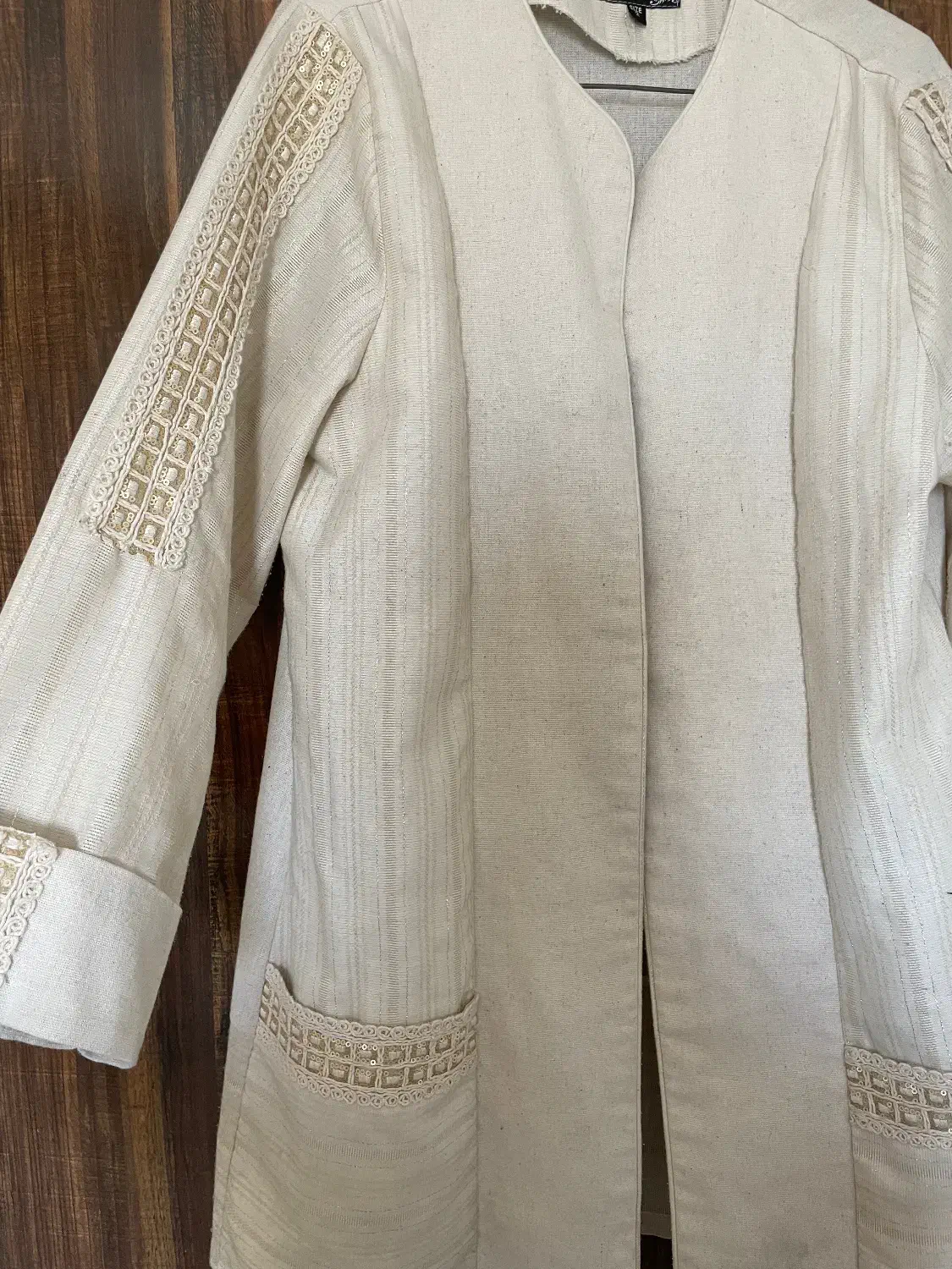 مانتو|لباس|کوهسار (البرز), |دیوار