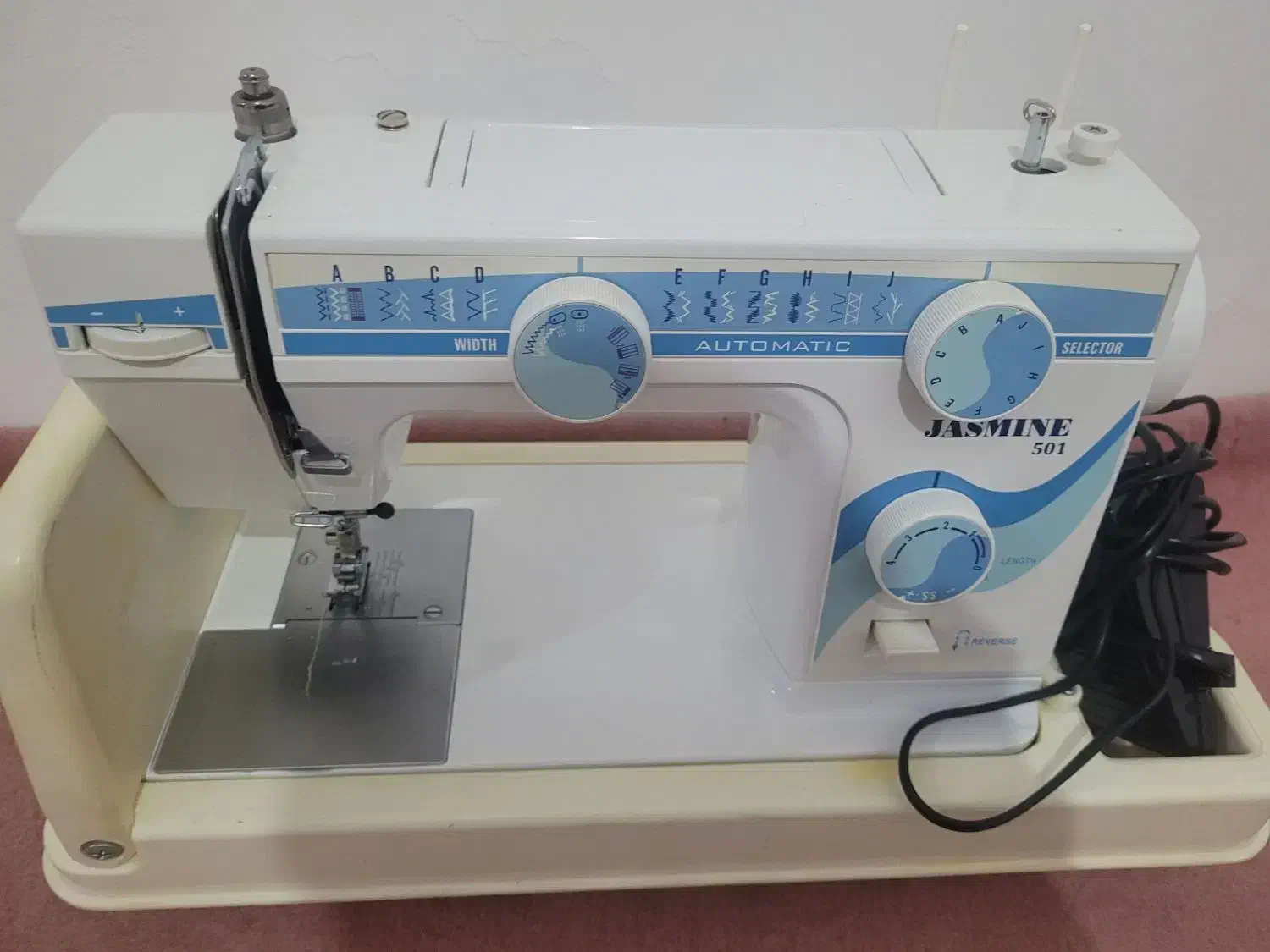 چرخ خیاطی در حد نو جاسمین ۵۰۱ کاچیران|چرخ خیاطی و ریسندگی|شیروان (خراسان), |دیوار