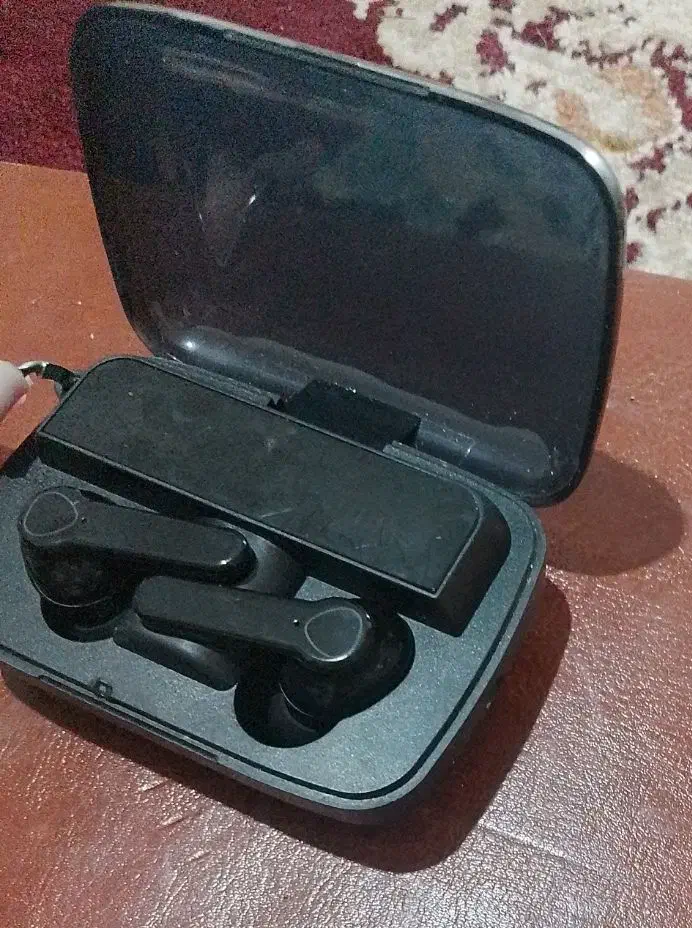 ست هندزفری بلوتوثی و پاوربانک چراغدار|صوتی و تصویری|آشخانه, |دیوار