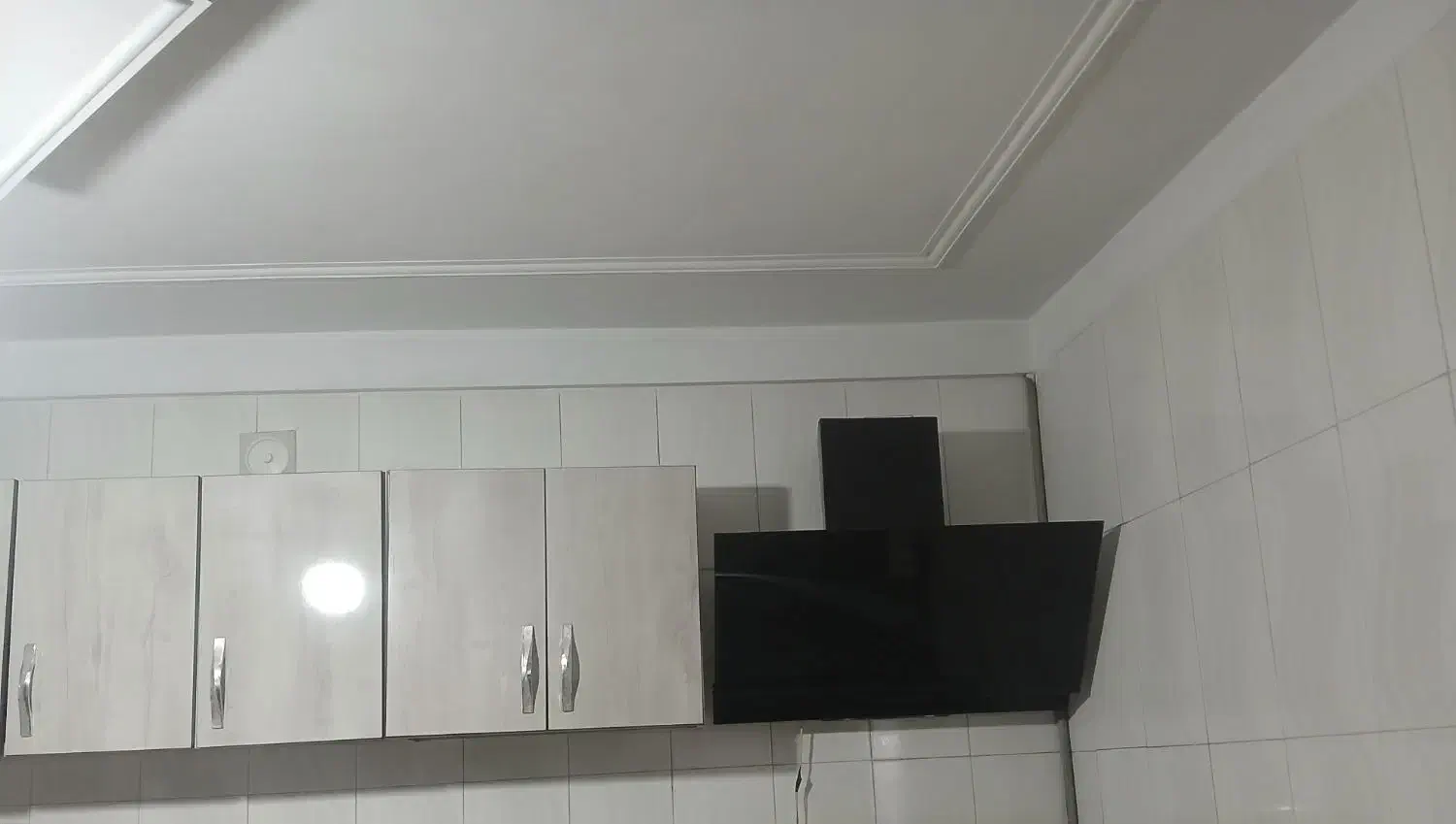 یک دست کابینت تمیز در حد|آب‌چکان و نظم‌دهنده ظروف|ورامین, ریحان آباد|دیوار