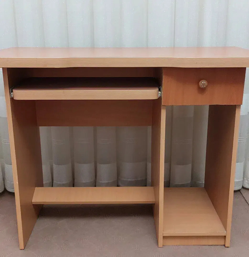 میز کامپیوتر در حد نو|میز تحریر و کامپیوتر|میانه, |دیوار