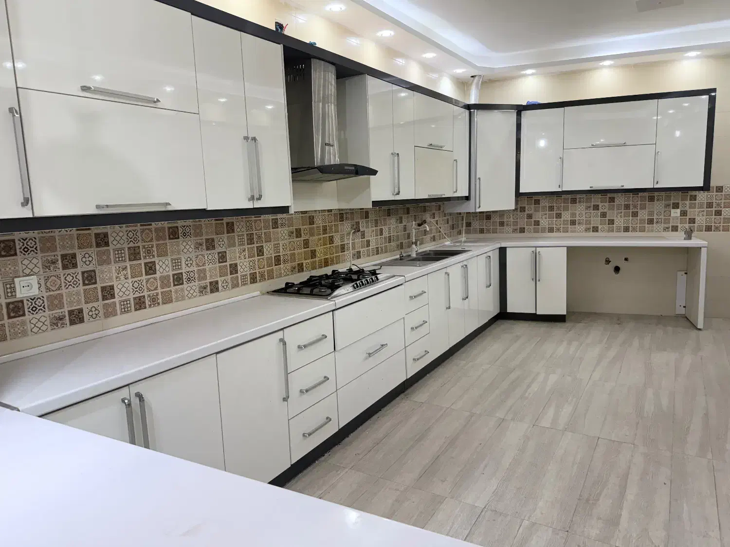 کابینت سفید طوسی|عمدهفروشی|داراب, |دیوار