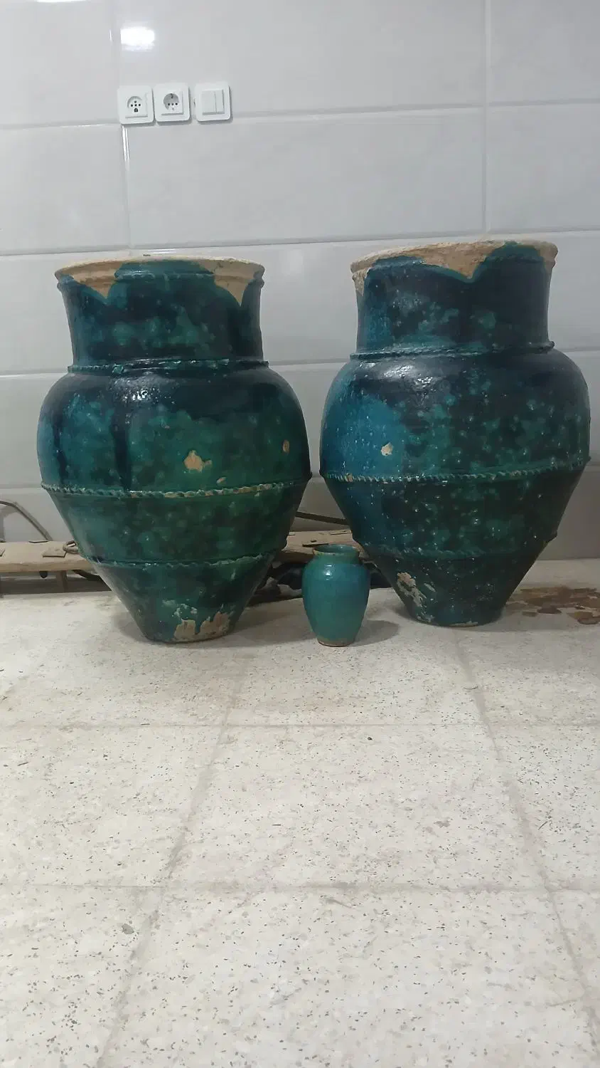 خمره های قدیمی سفالی لاآبدار|کلکسیون اشیاء عتیقه|ابریشم, |دیوار