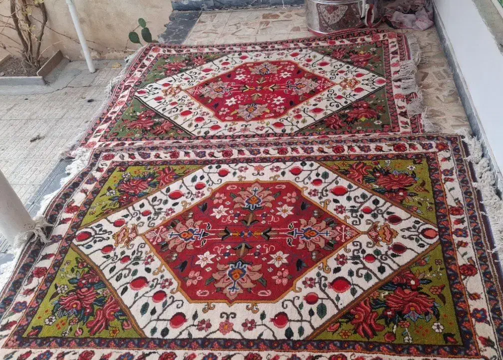 فرش دست باف|فرش|فرخ‌شهر, |دیوار