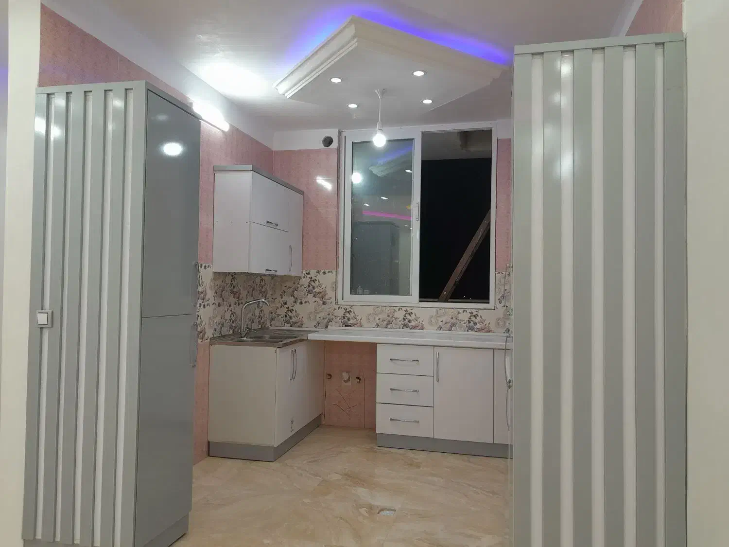 رهن کامل خانه ویلایی ۳۰۰۰۰۰۰۰۰|اجارهٔ خانه و ویلا|شاهرود, |دیوار