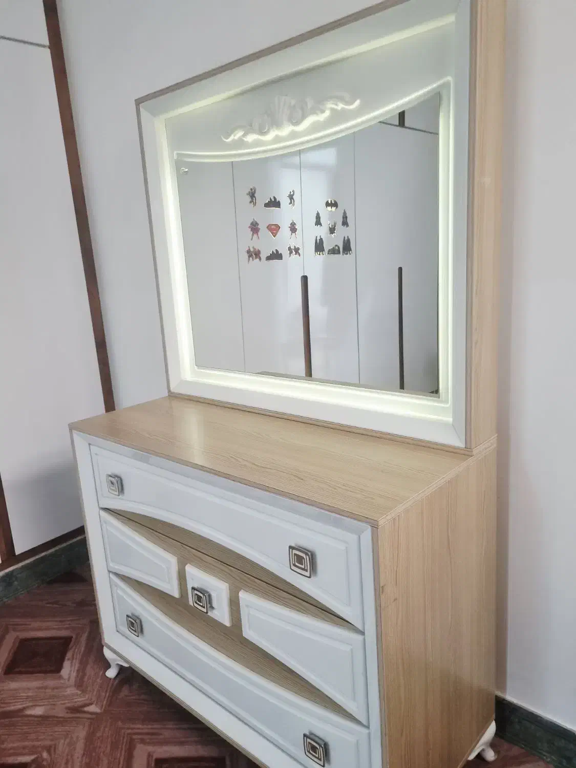 میز آرایشی|مبلمان خانگی و میز عسلی|خرمشهر, |دیوار