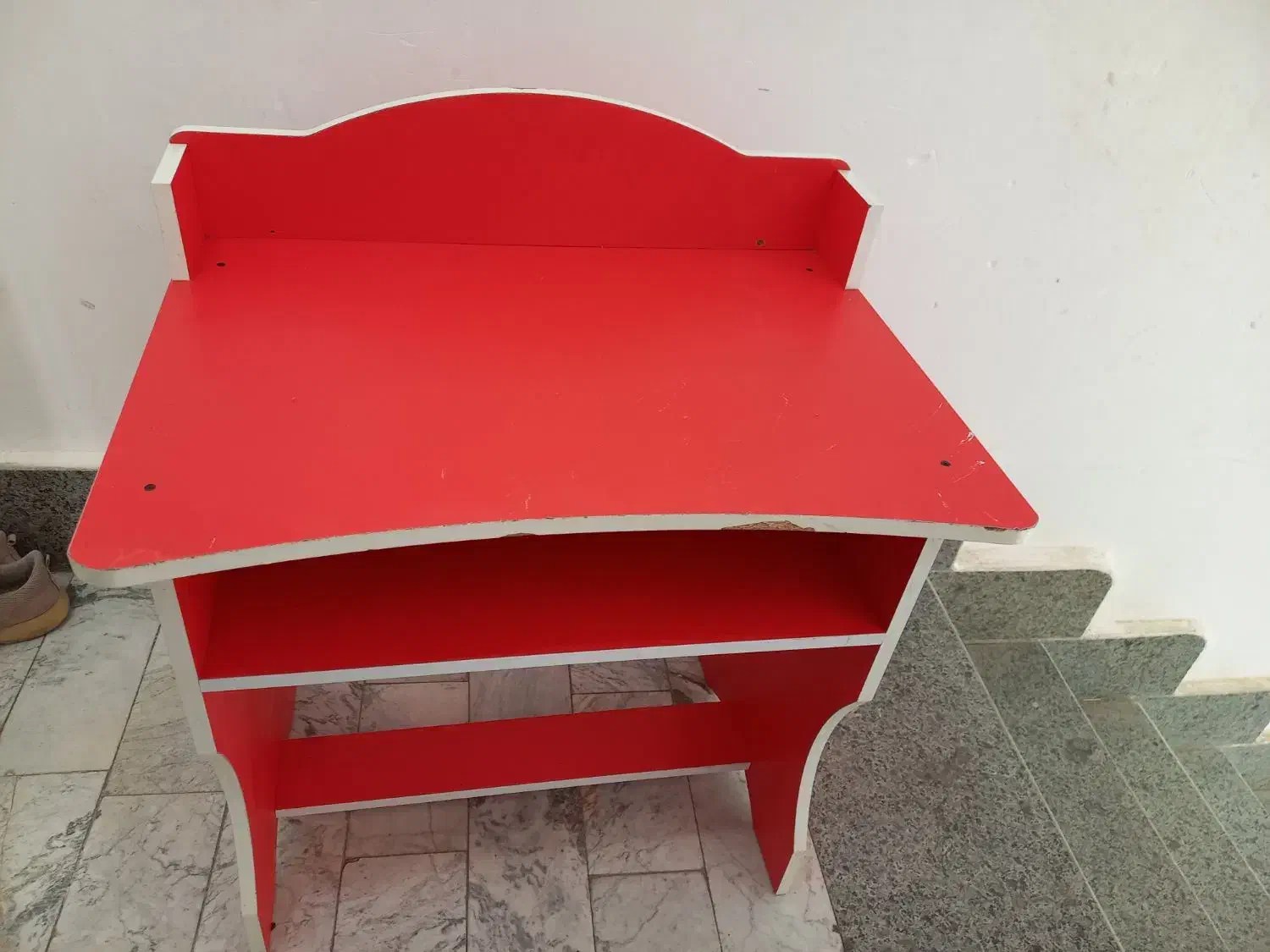 میزتحریرکودک درحدنو رنگ قرمز|میز تحریر و کامپیوتر|مراغه, |دیوار