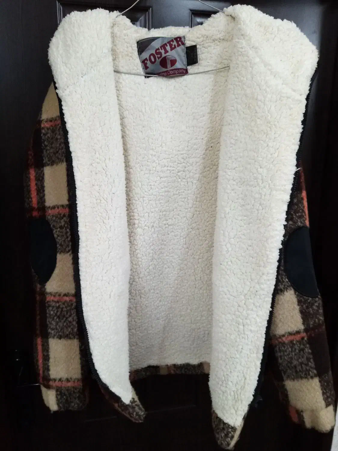 پالتو|لباس|اردبیل, |دیوار