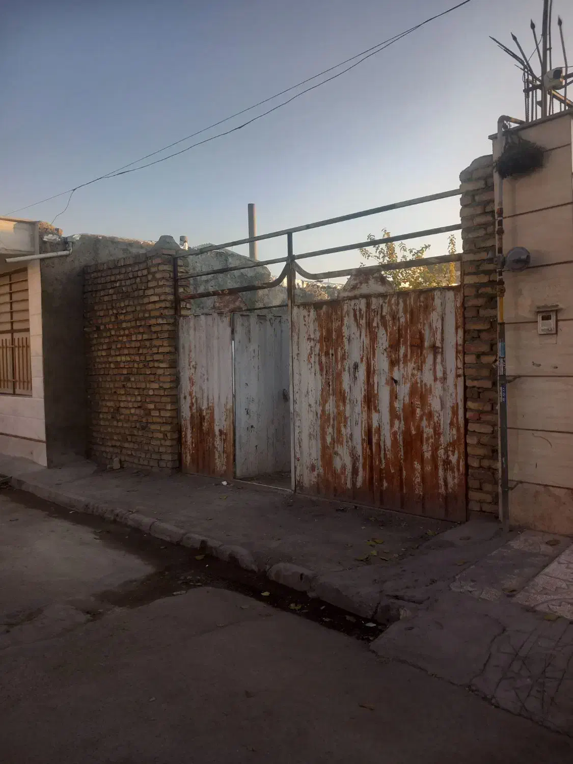 فروش زمین چهار دیواری|فروش زمین و ملک کلنگی|محمدیه-قزوین, |دیوار