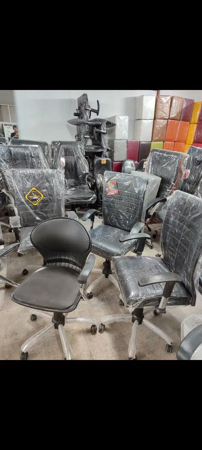 صندلی...صدفی اداری کارمندی مدیریت پشت بلند|صندلی و نیمکت|مشهد, کارگران|دیوار