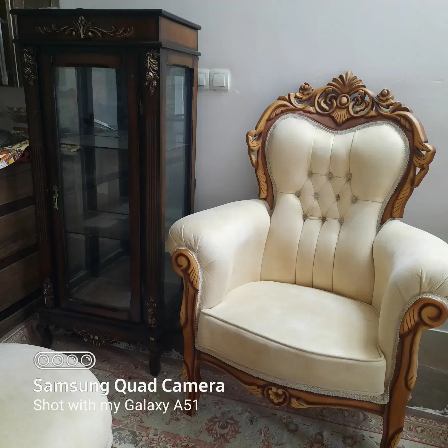 مبل کلاسیک منبت کاری۷نفره به همراه بوفه و میز|مبلمان خانگی و میز عسلی|شیراز, گویم|دیوار