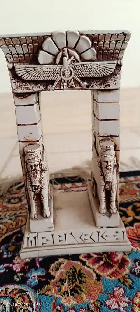 فروش ۲ عدد مجسمه سنگی . دروازه ملل و منشور کوروش|مجسمه، تندیس، ماکت|شیراز, انجیر|دیوار