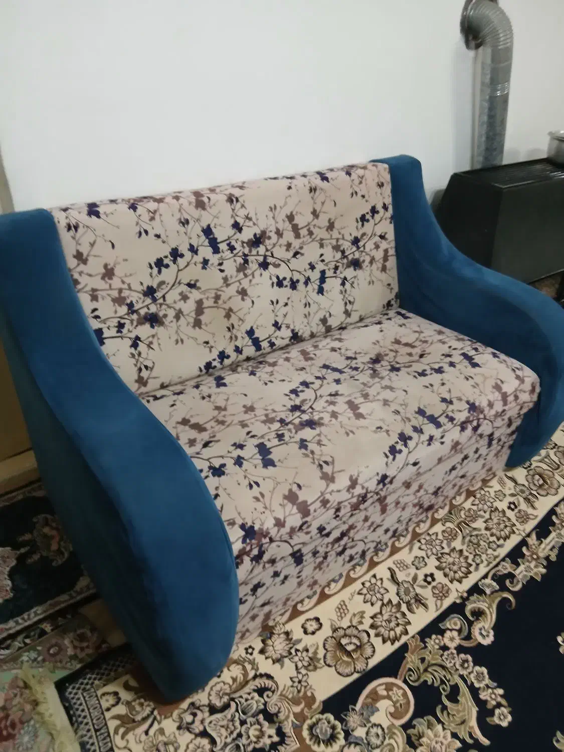 مبل ۷ نفره|مبلمان خانگی و میز عسلی|لشت نشا, |دیوار