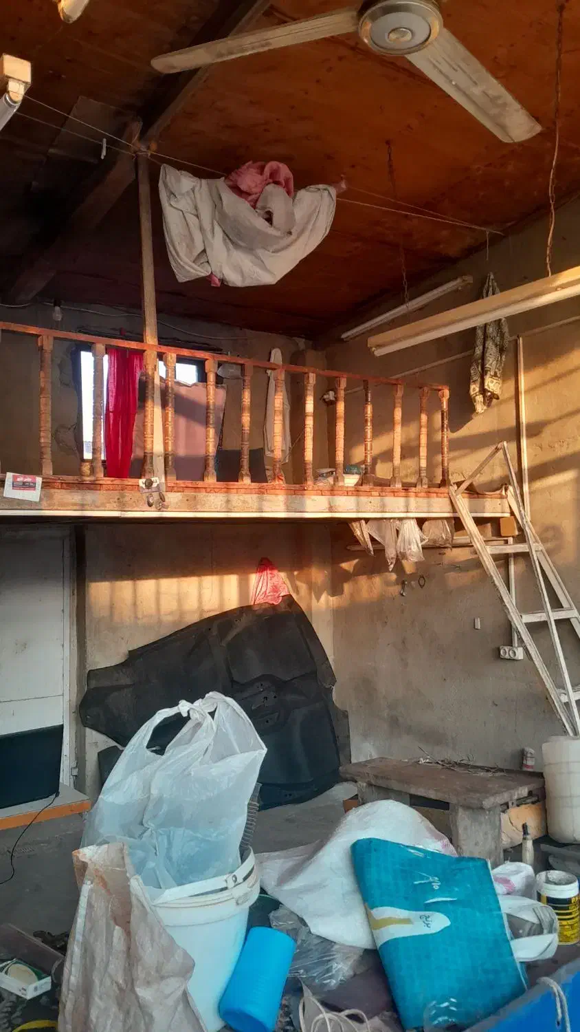 مغازه بالاتر از فرزانه روبروی هلال احمر داخل گاراژ|اجارهٔ مغازه و غرفه|رشت, فرزانه|دیوار