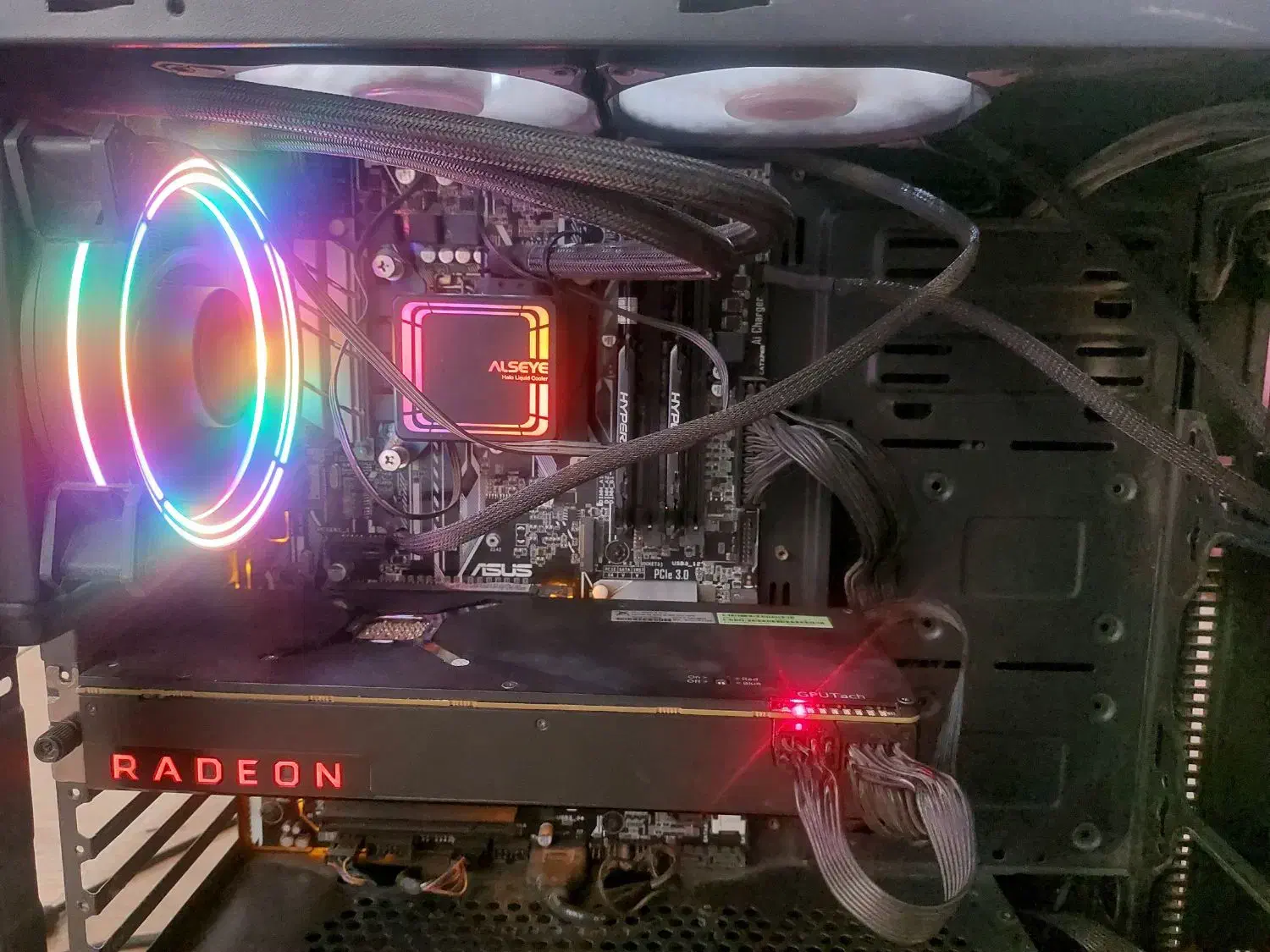 کارت گرافیک vega64 Amd قوی تر از rx5700 و ۸ گیگ|قطعات و لوازم جانبی رایانه|بابل, |دیوار