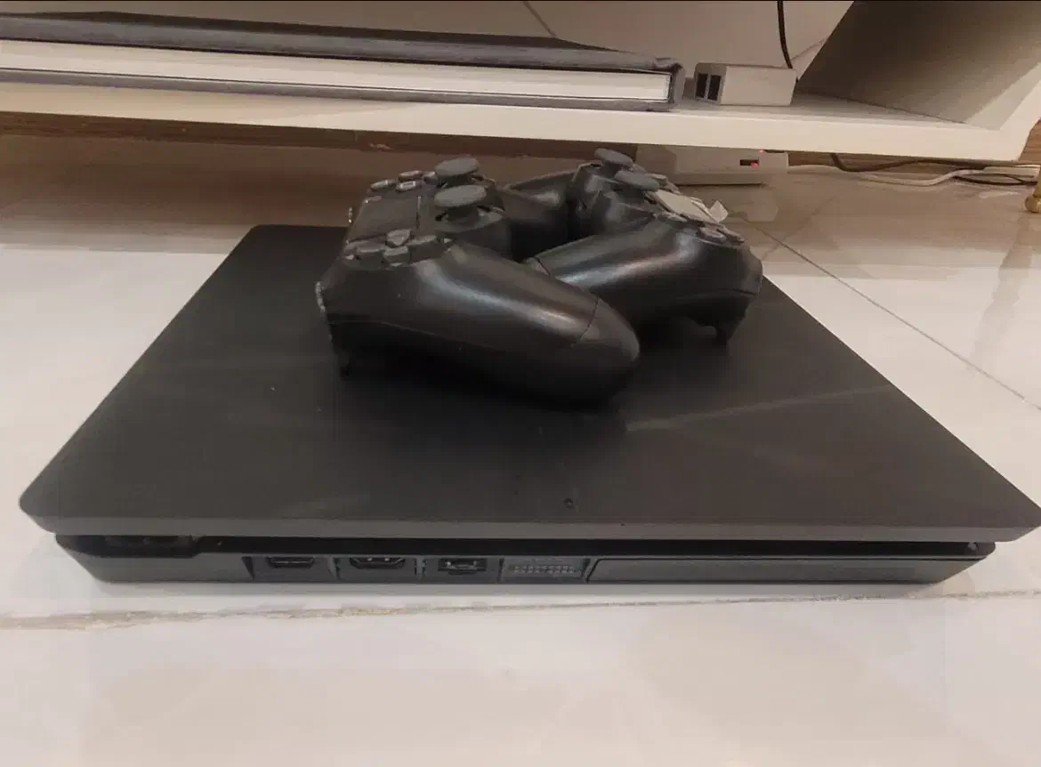 پی اس فور (1ترابایت ) با دو دسته اصلی|کنسول، بازی ویدئویی و آنلاین|لاهیجان, آهندان|دیوار