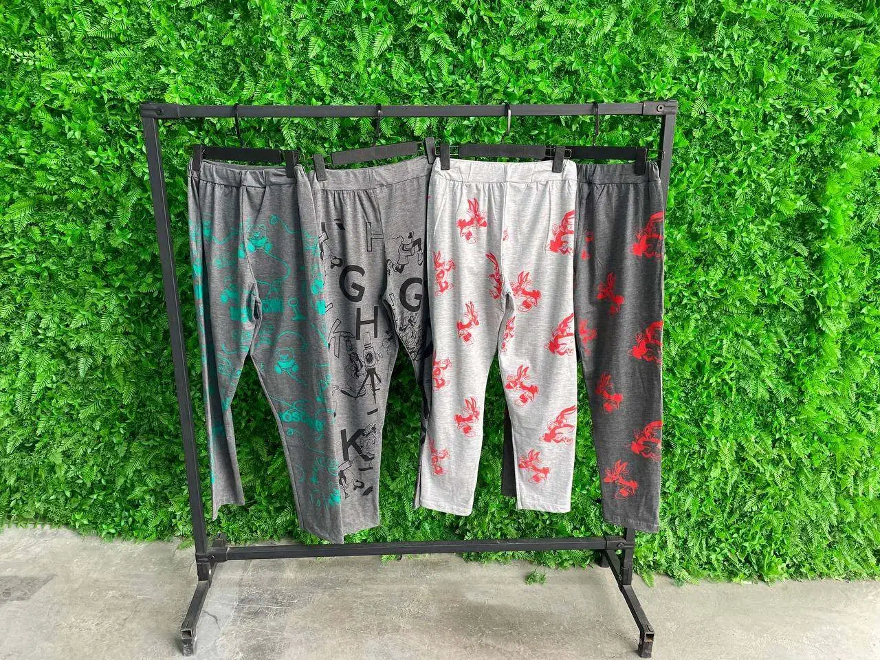 فروش انواع لباس و باف|لباس|سیاهکل, |دیوار