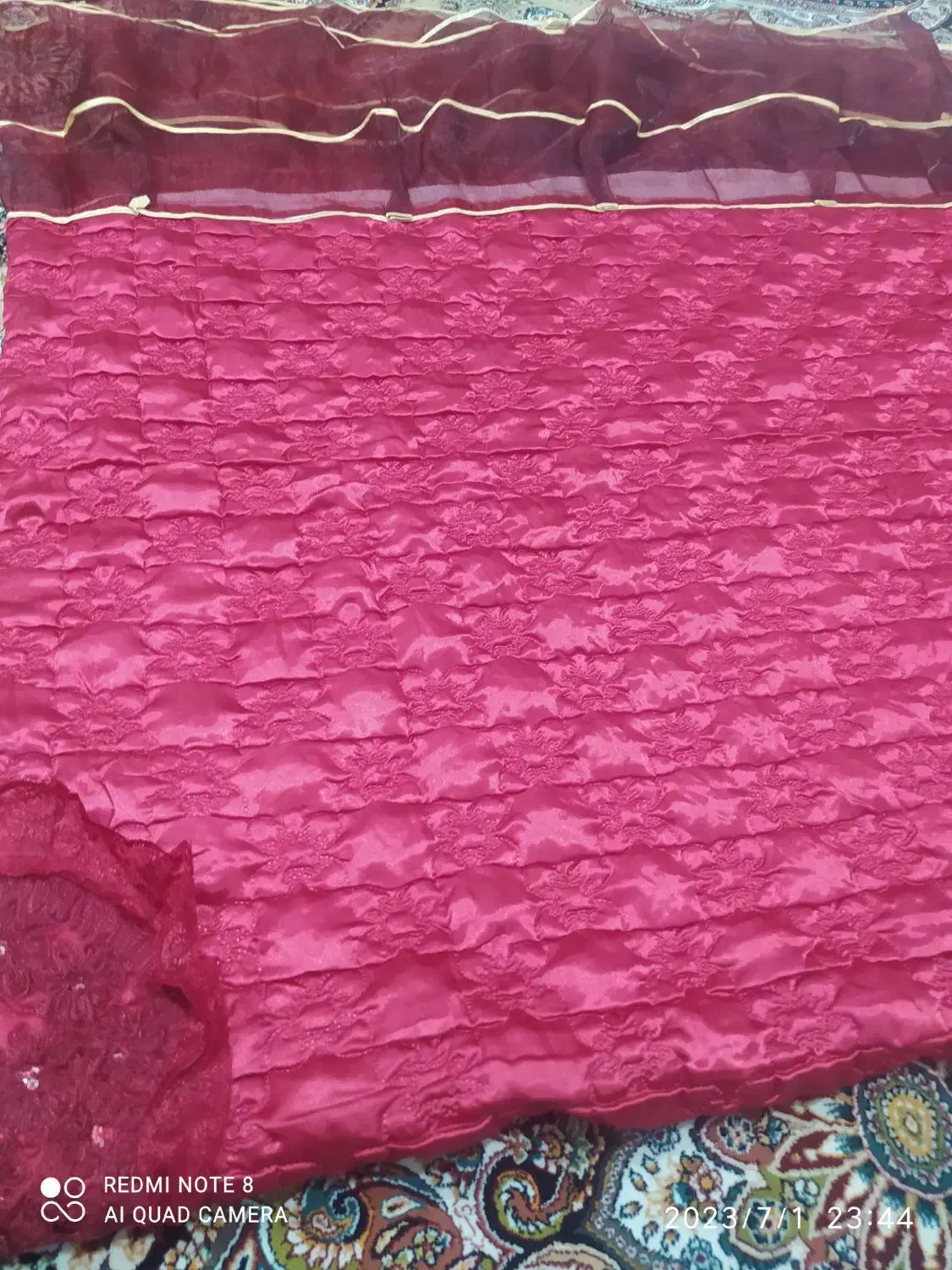 رو تختی زرشکی نو استفاده نشده|سرویس روتختی|سقز, |دیوار