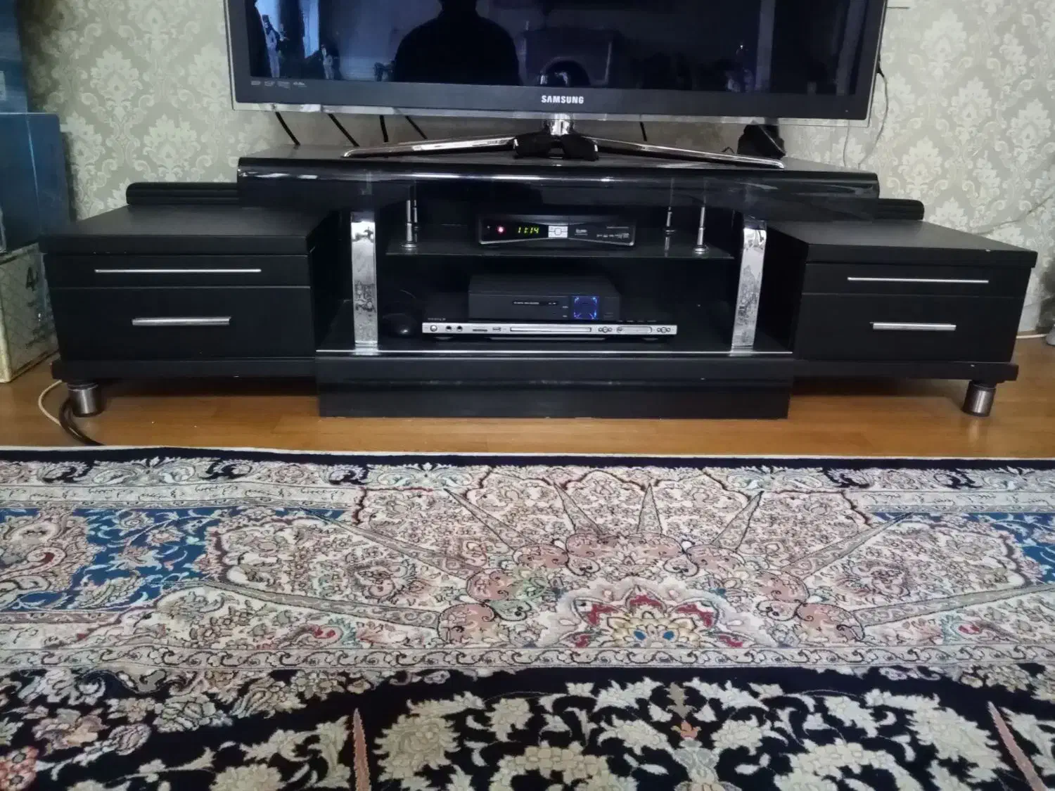 لوازم منزل میز تلویزیون و جاکفشی|حراج|کرمانشاه, |دیوار