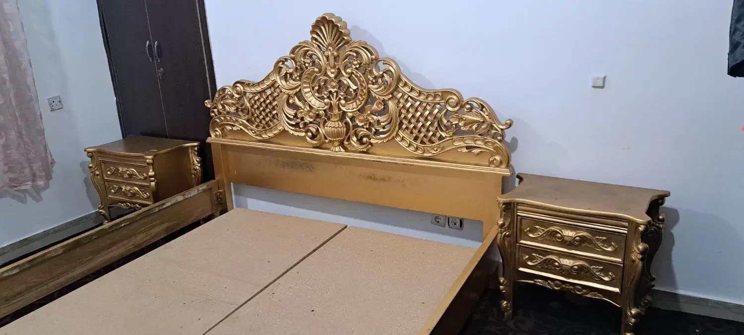 تختخواب دونفره طلایی رنگ|تخت و سرویس خواب|مسجد سلیمان, |دیوار