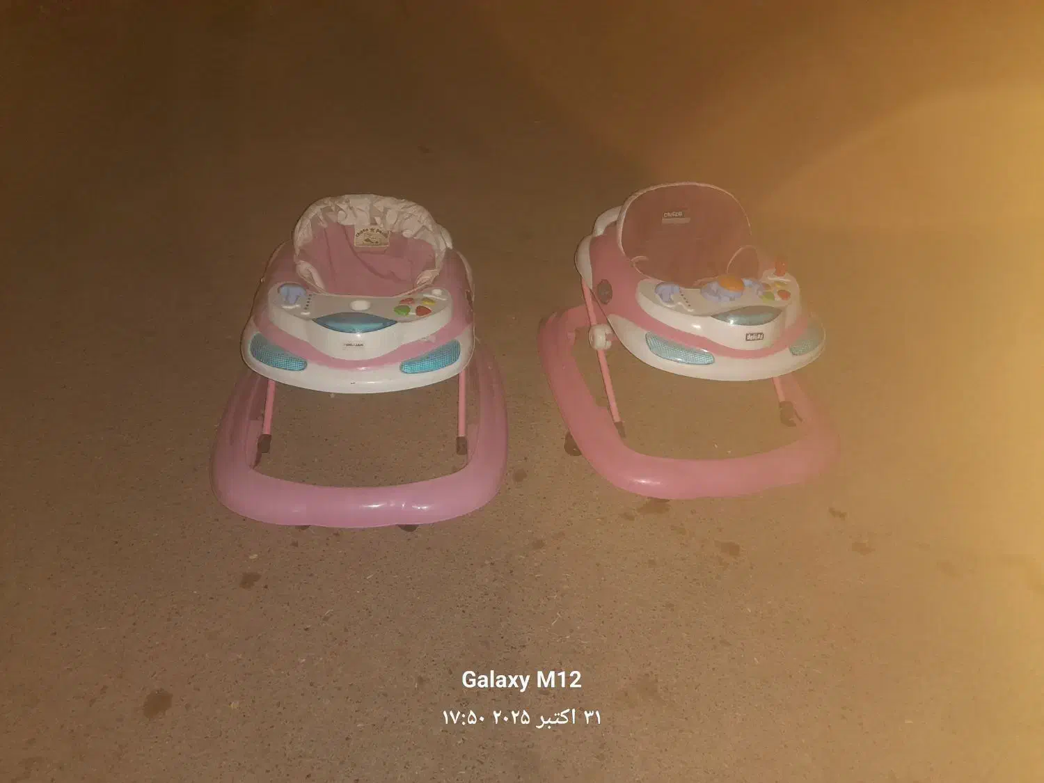 دوتا رو روک سالم نو|کالسکه و لوازم جانبی|سبزوار, باهنر|دیوار