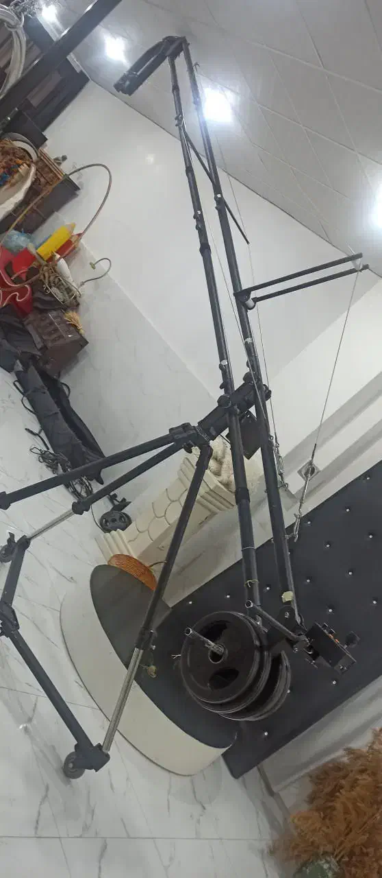 کرین فیلمبرداری|دوربین عکاسی و فیلم‌برداری|نقده, |دیوار